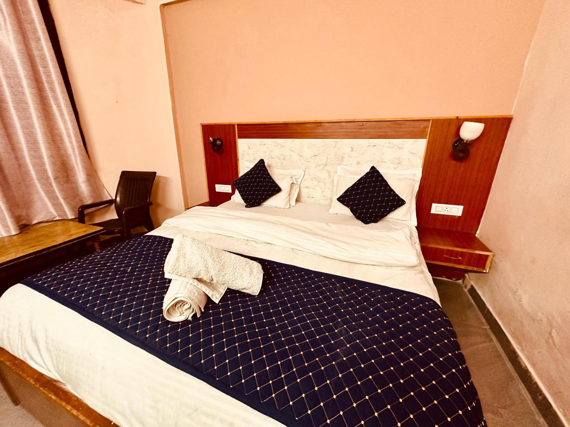 Hotel D Kanchan Manali Екстериор снимка