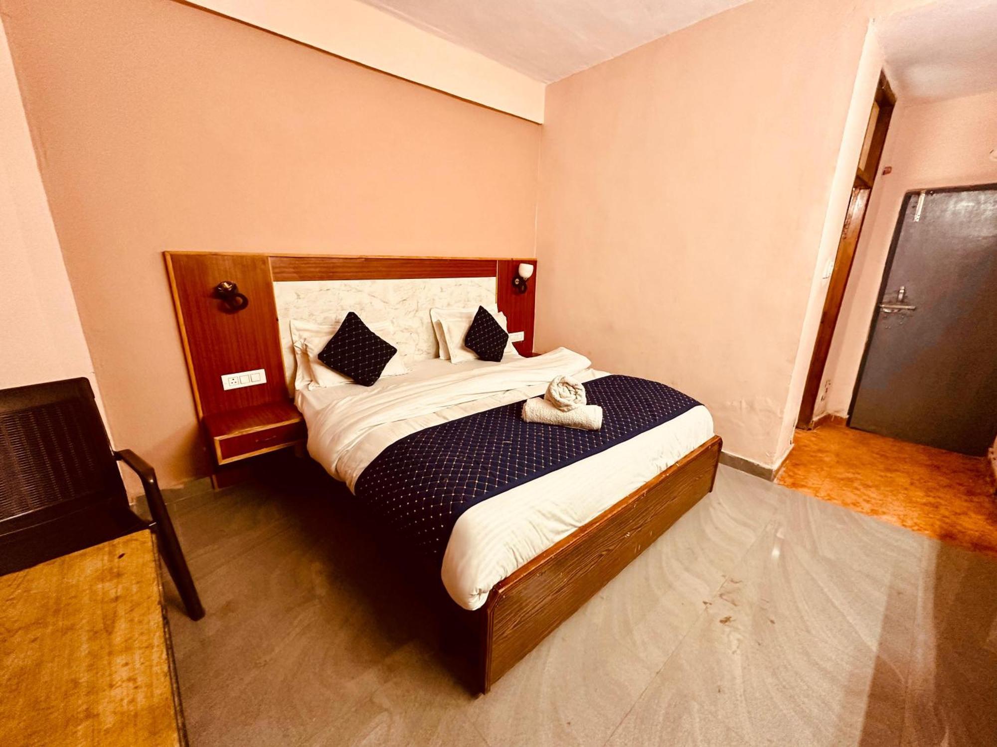Hotel D Kanchan Manali Екстериор снимка