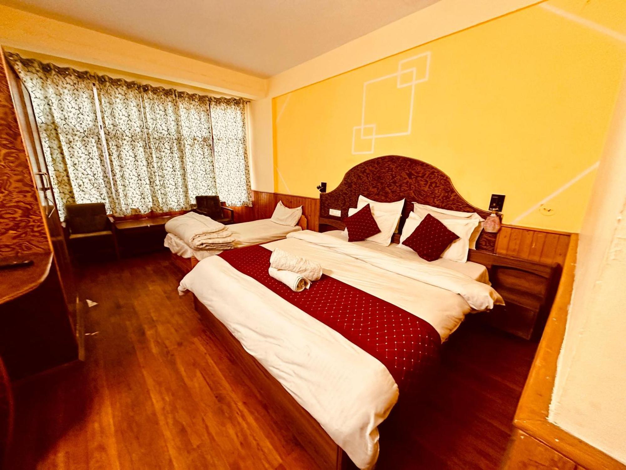 Hotel D Kanchan Manali Екстериор снимка