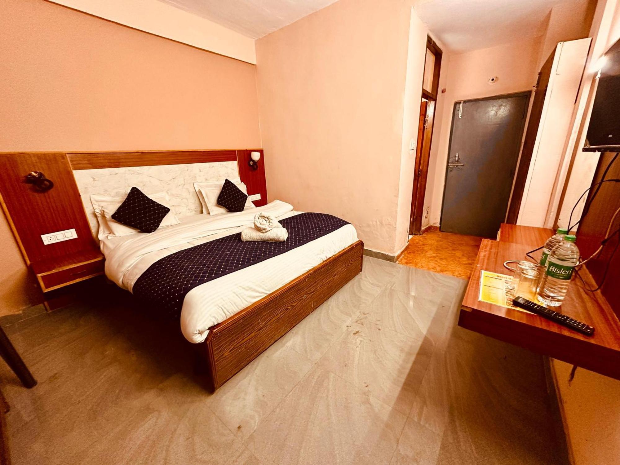 Hotel D Kanchan Manali Екстериор снимка