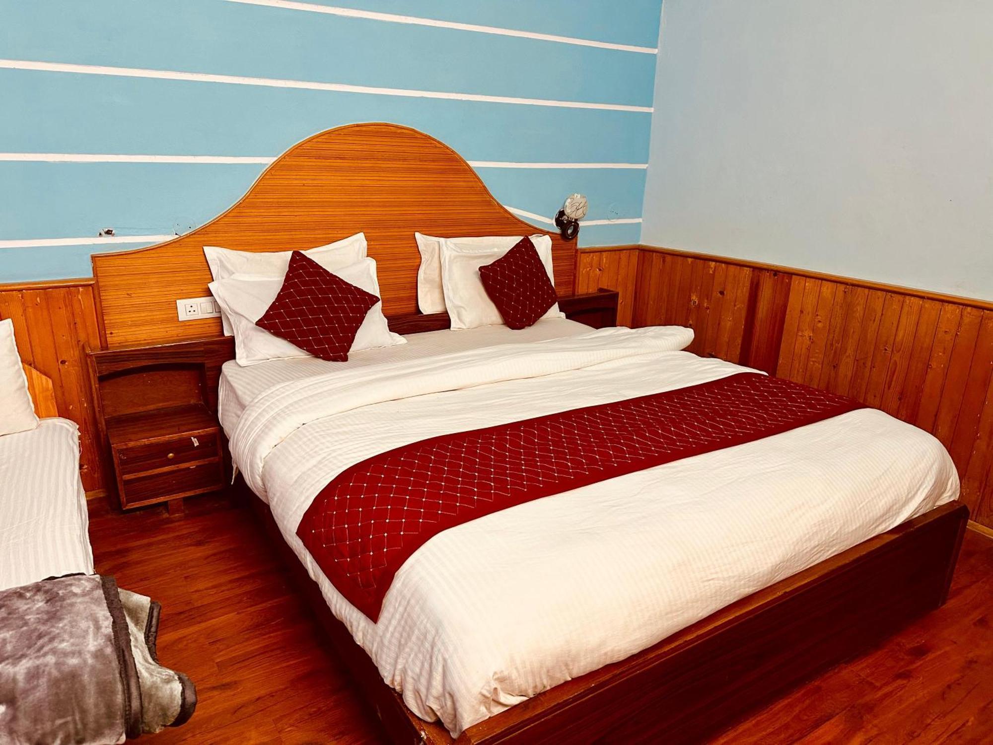 Hotel D Kanchan Manali Екстериор снимка