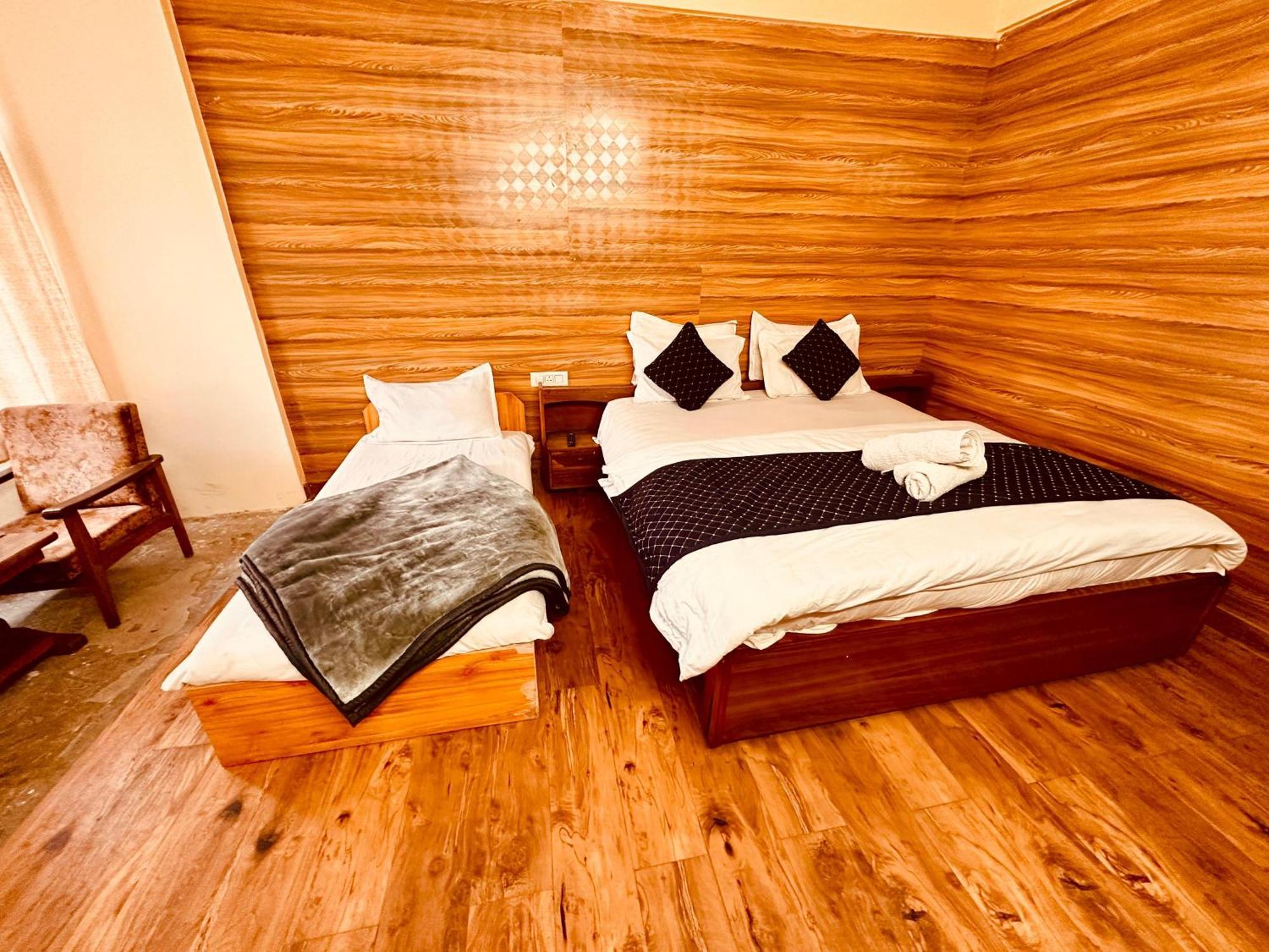 Hotel D Kanchan Manali Екстериор снимка