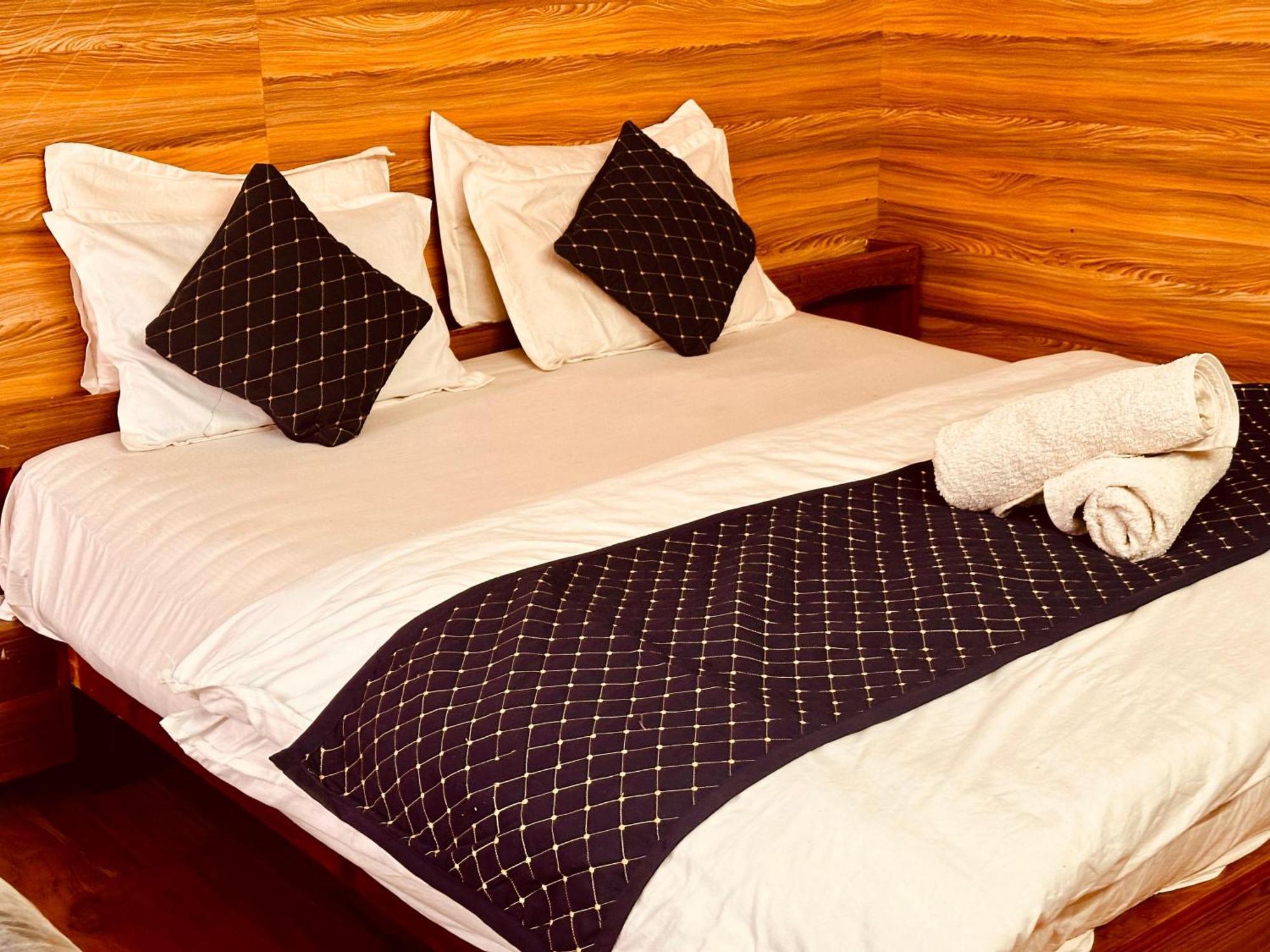 Hotel D Kanchan Manali Екстериор снимка