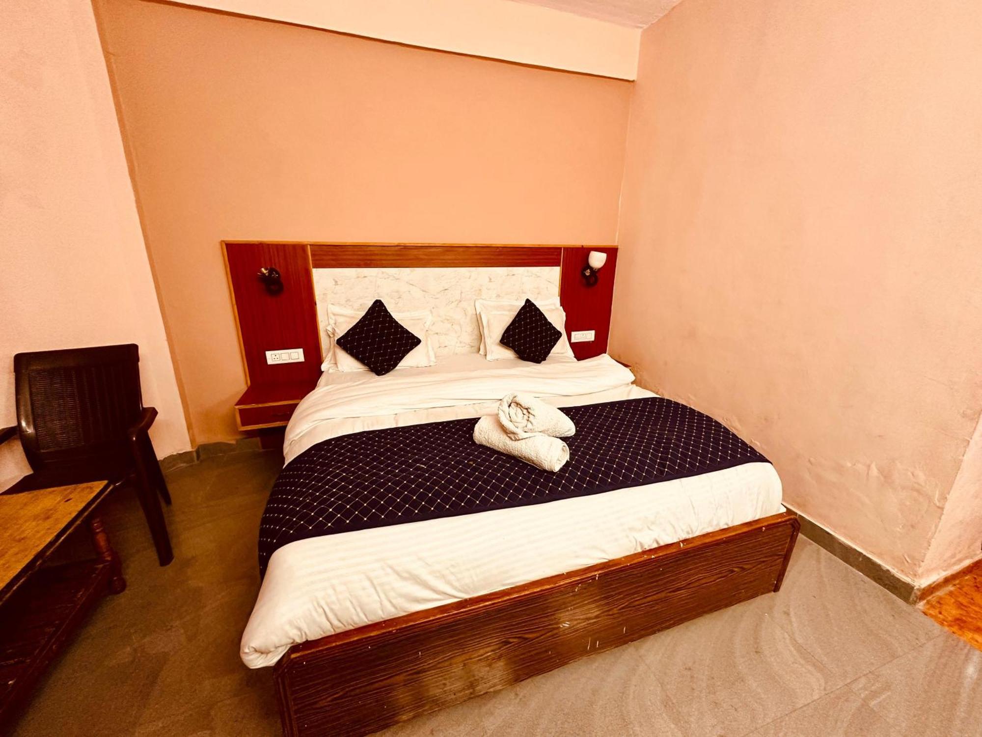 Hotel D Kanchan Manali Екстериор снимка