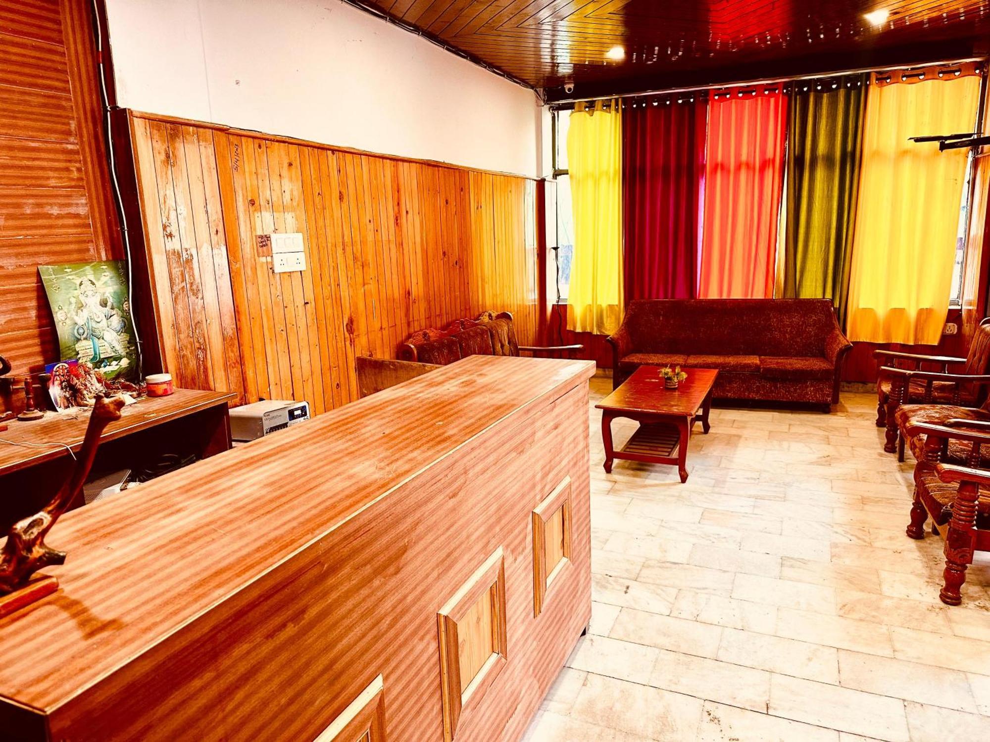 Hotel D Kanchan Manali Екстериор снимка