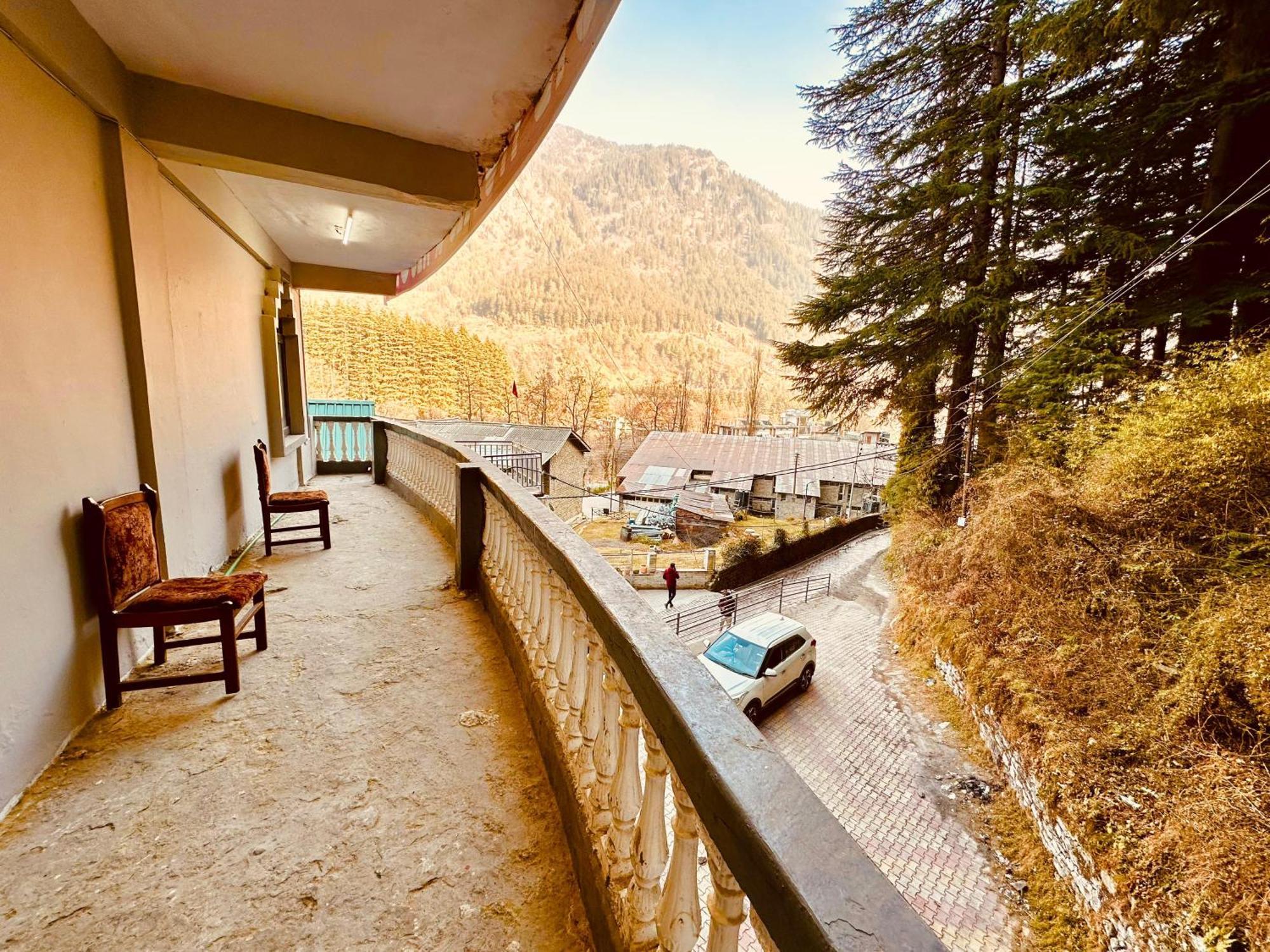 Hotel D Kanchan Manali Екстериор снимка