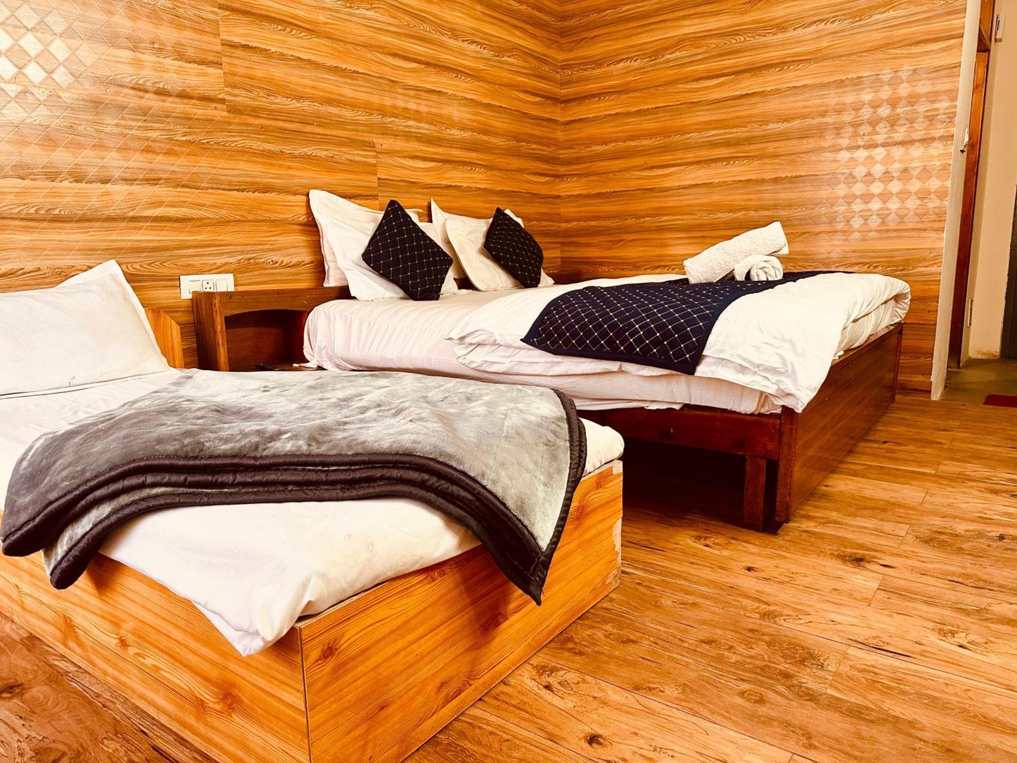 Hotel D Kanchan Manali Екстериор снимка